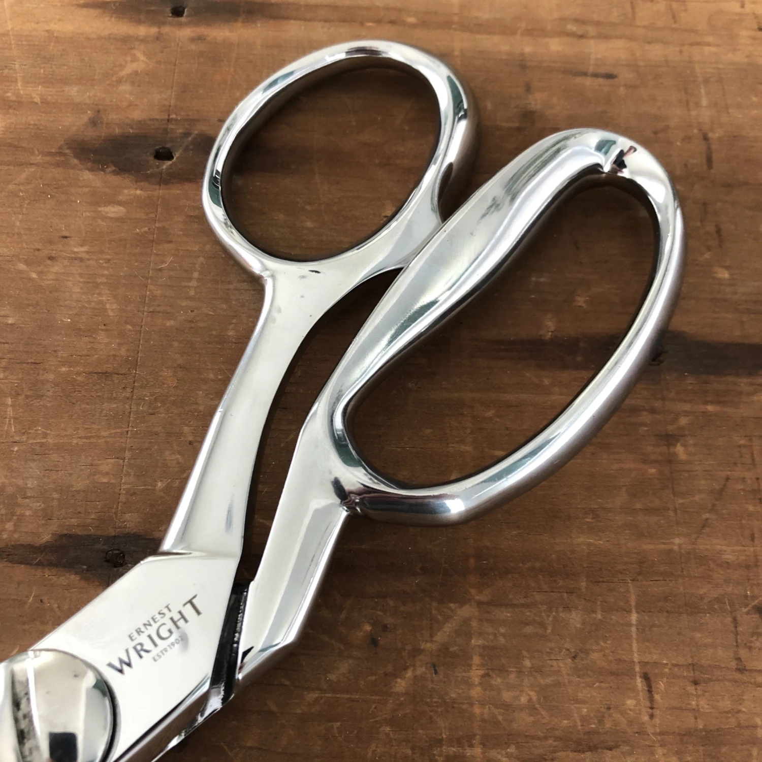 Ernest Wright 10" Tailor Shears - Carbon Steel - Image 7