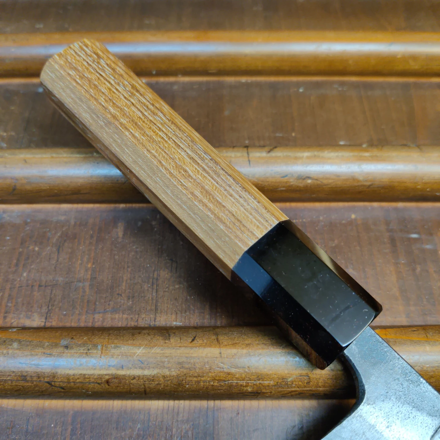 Kumokage 150mm Honesuki Aogami 2 Kurouchi Carbon Damascus Teak Horn - Image 4