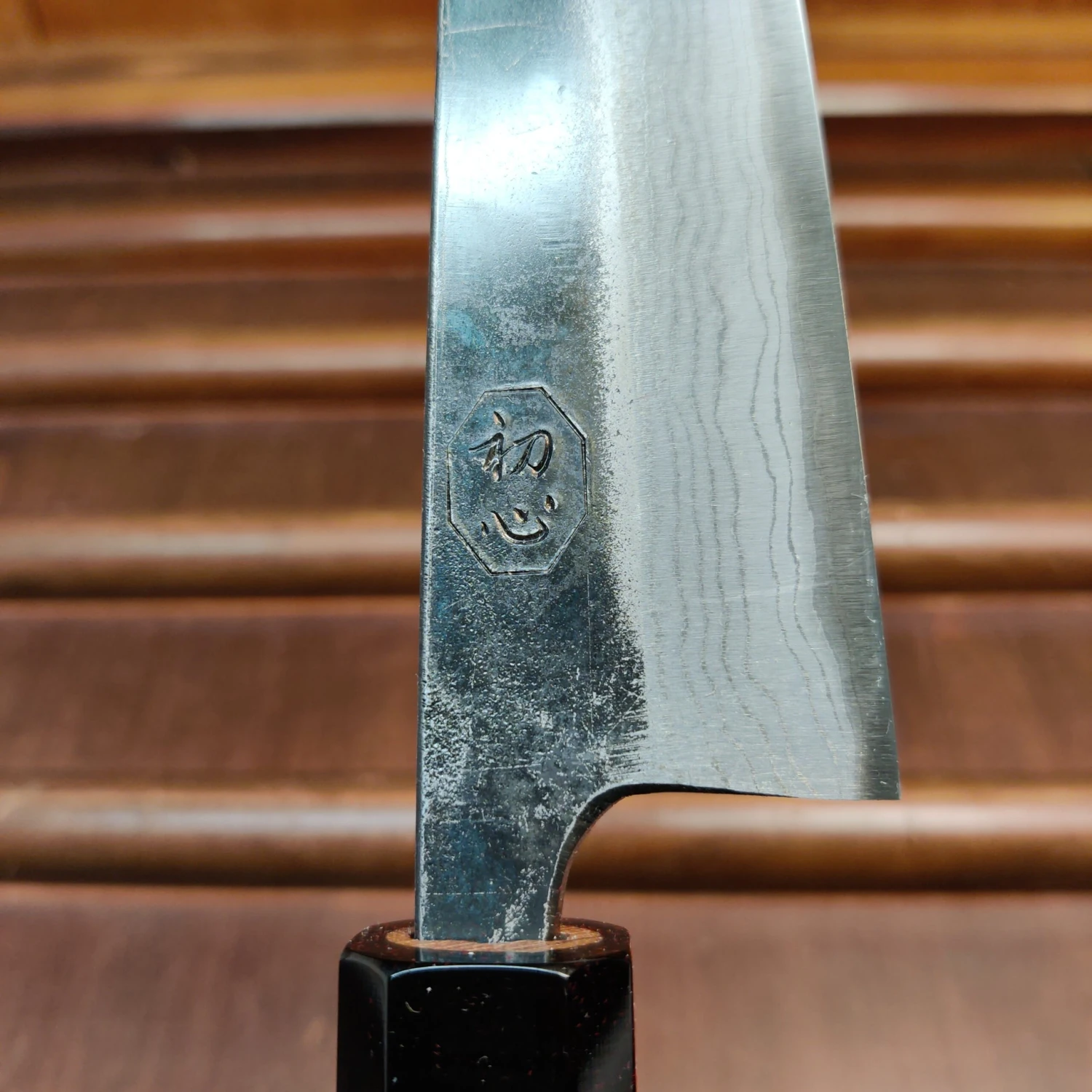 Kumokage 150mm Honesuki Aogami 2 Kurouchi Carbon Damascus Teak Horn - Image 5