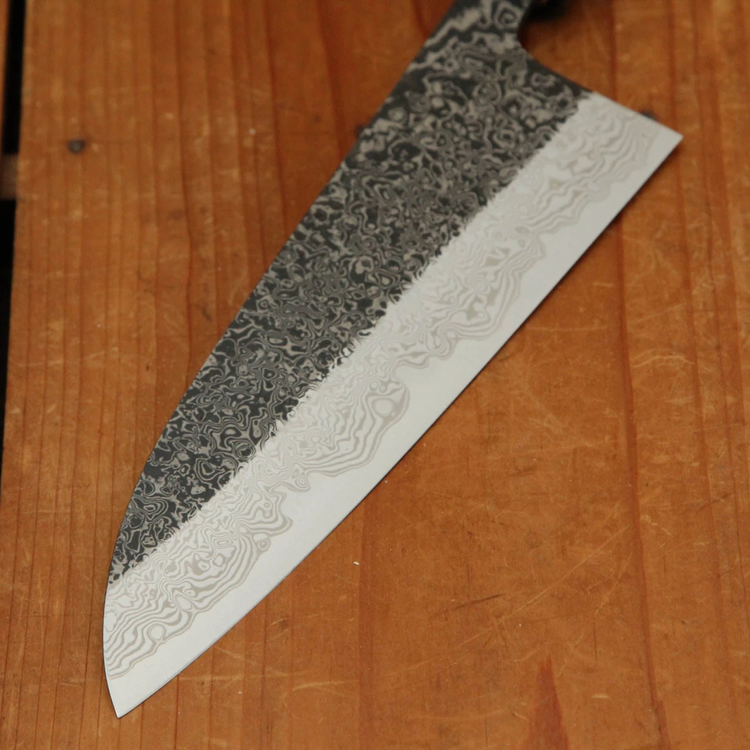 Yoshikane Hamono 165mm Santoku SLD Damascus Kurouchi Burnt Chestnut Handle - Image 2