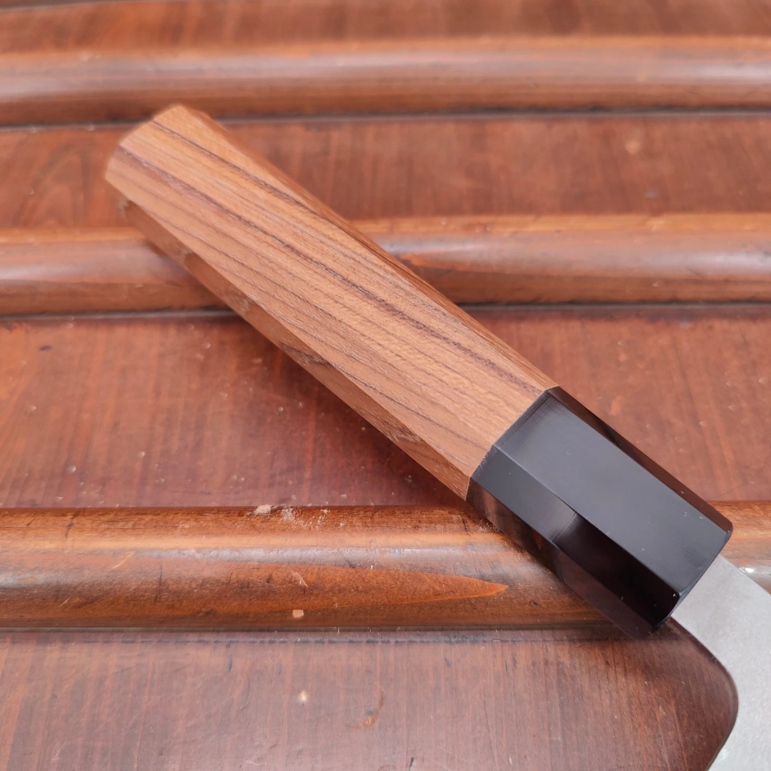 Yoshikane Hamono 165mm Santoku Shirogami 2 Nashiji Teak Handle - Image 3