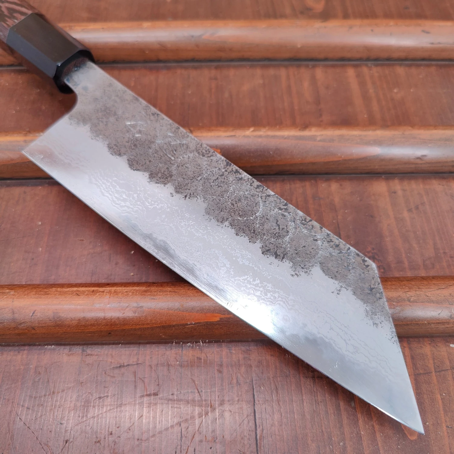 Hatsukokoro Inazuma 180mm Bunka Aogami Super Damascus Kurouchi Tsuchime Wenge Handle - Image 2