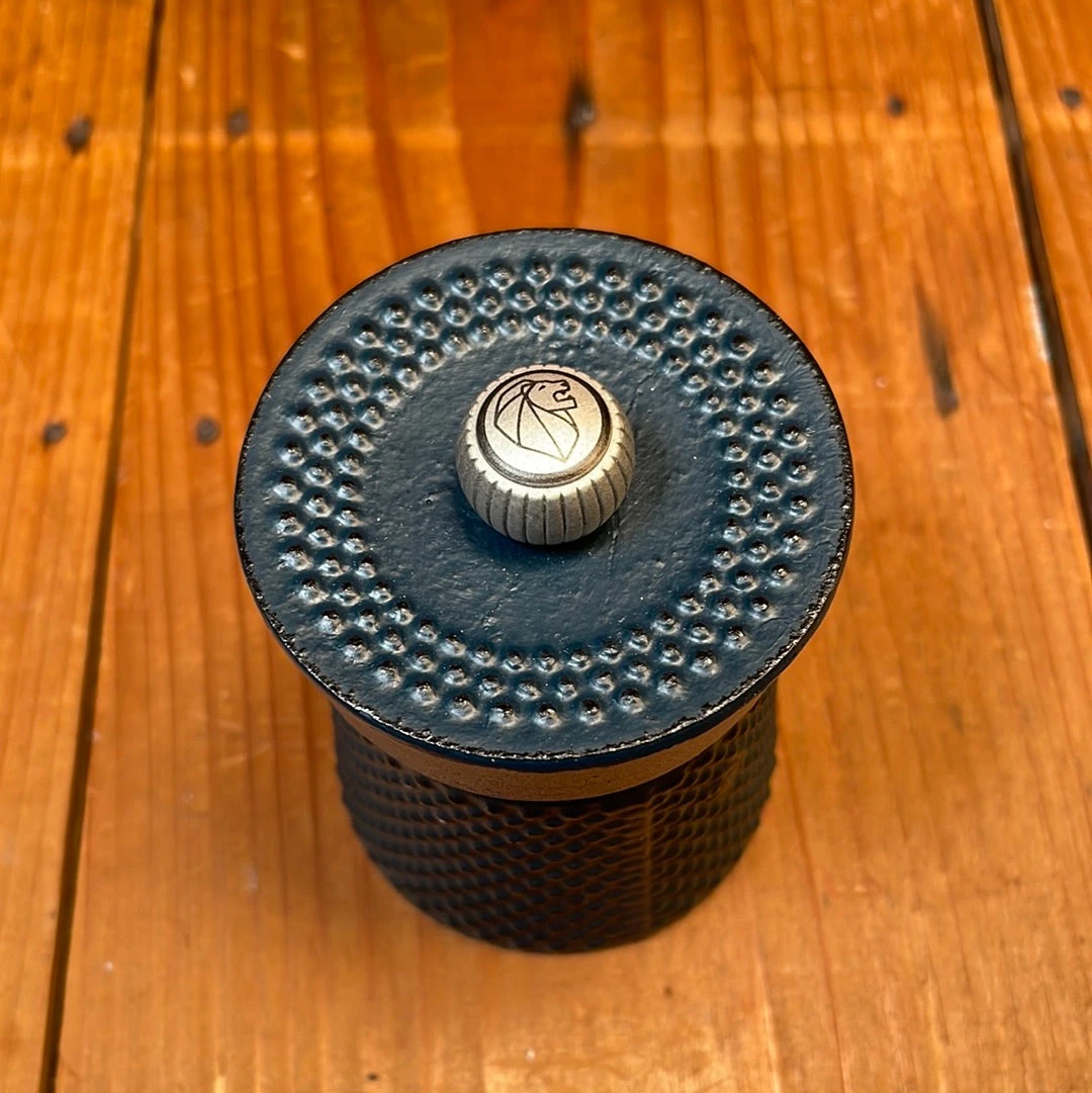 Peugeot Bali Fonte Manual Pepper Mill In Cast Iron Blue 8 Cm - Image 2