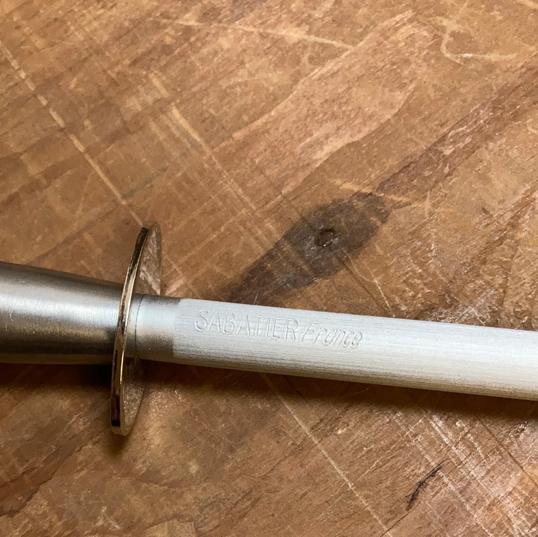 K Sabatier Authentique 8" Honing/Sharpening Steel Olive Handle - Image 4