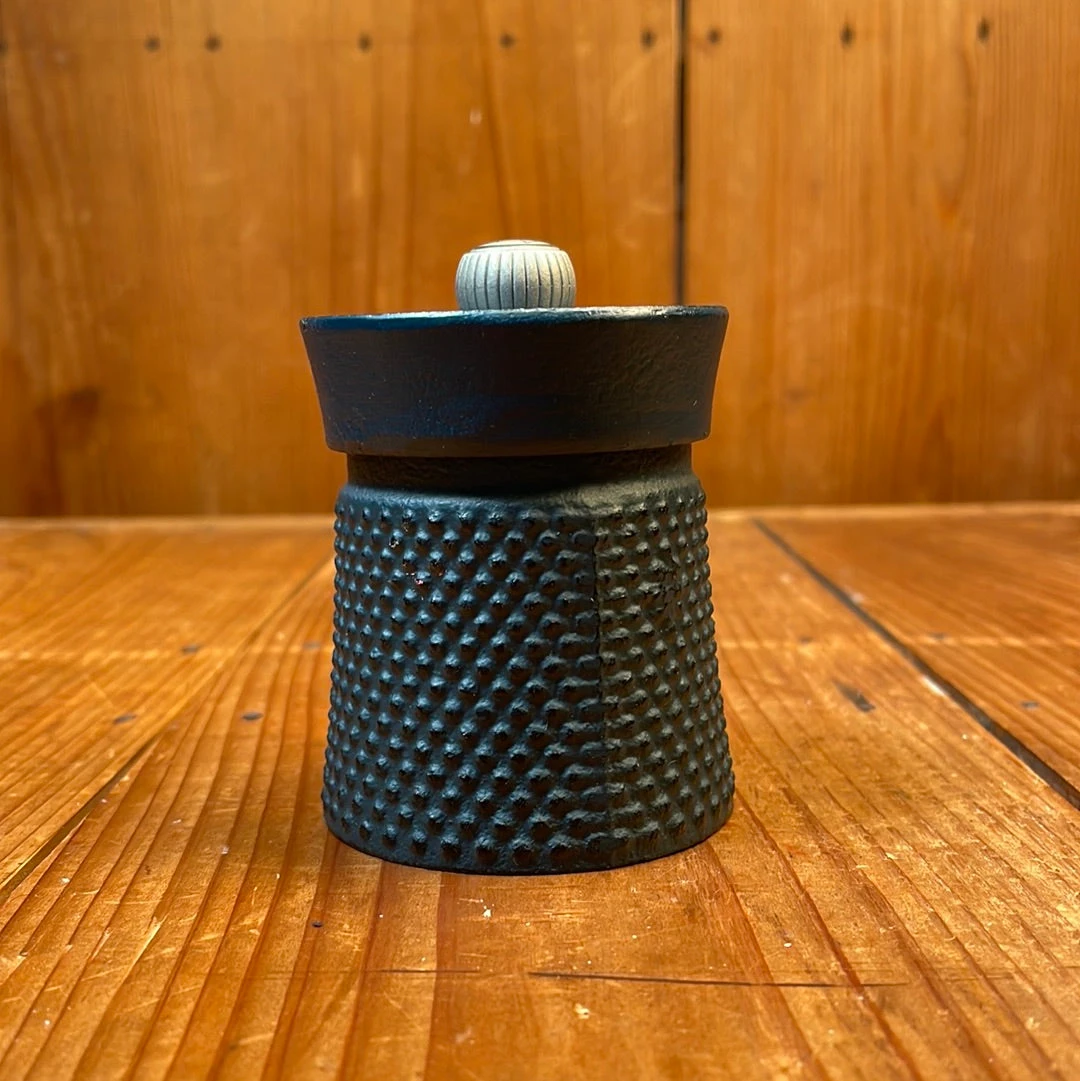 Peugeot Bali Fonte Manual Pepper Mill In Cast Iron Blue 8 Cm